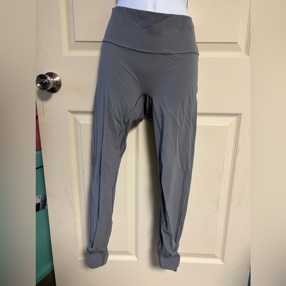 Lulu lemon size 6 grey leggings ruched legs - Picture 1 of 4